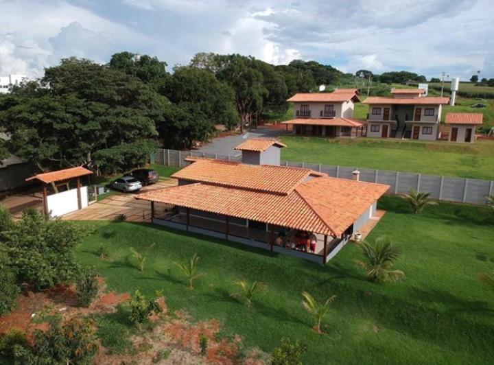 Casa próxima a Escarpas do Lago Capitólio Exterior foto